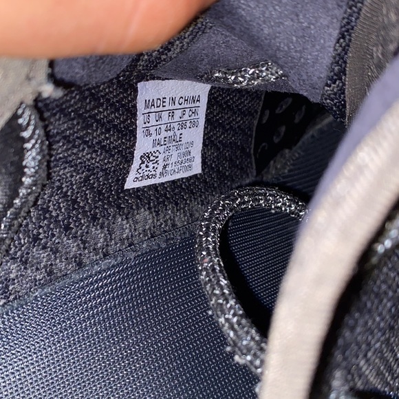 adidas Yeezy Boost 350 v2 black non reflective - Picture 3 of 3